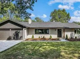 Gorgeous 3 bed 3 bath home with 2 car garage