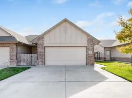 Beautiful 3 bed 2 bath property with 2 car garage