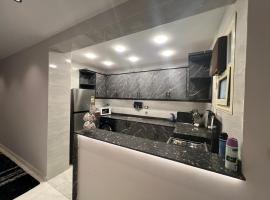 كورنيش النيل, hotel di ‘Ezbet el-Auqât