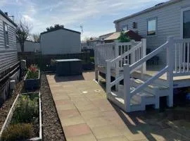 230 Unity Holiday Resort 6 Birth cosy and secure property next to all shops and entertainment passes optional