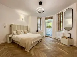 West Cliff Studio - Private Garden mins from Beach