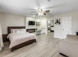 Modern Boutique Suite near Randolph AFB