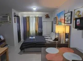 Comfy Walk-Up Studio minutes from Mactan Airport with FREE Pool Access for 2
