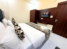 Hotel gm palace 1 km form taj mahal