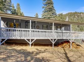 Steps to Lake Isabel and Trails! Mtn-View Hideaway, Hotel in Rye