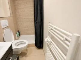 Luxury Design Apartment Düsseldorf City Center mit Balko