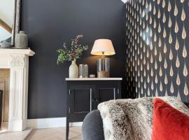 Luxury Croft Templepatrick Near Airport Rabbit and Hilton hotel, hótel í Templepatrick