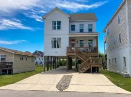 Sandy Step: Dog-friendly, close to beach with patio & fireplace