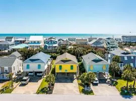 On Island Time: Dog Friendly, Centrally located, fenced yard - walk to the beach