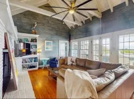 Completely renovated, oceanfront home with private pool, deck, WiFi & AC