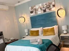 Royal Jacuzzi retreat 6minutes away from the beach