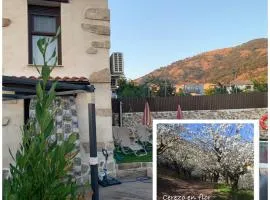 CASA RURAL PUERTO - casa completa con climatizador, tv y ventilador de techo en todas las estancias, espacio exterior, wifi, estufa, barbacoa, piscina exclusiva y zona de aparcamiento privada - IDEAL PARA DISFRUTAR EN FAMILIA O GRUPO DE AMIGOS