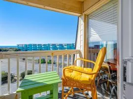 Beachfront condo with indoor/outdoor pools, hot tubs, waterslide, & putt-putt