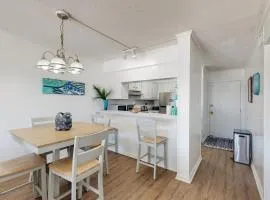 Community amenities, fully equipped kitchen, entertainment options