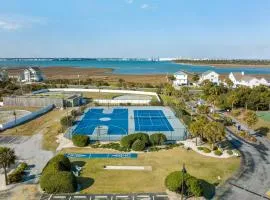 First-Floor Condo with Courtyard View, WiFi & Shared Pools/Hot Tub/Putt-Putt