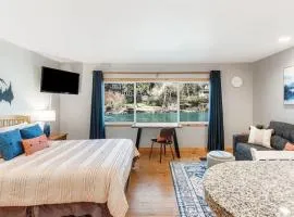 Cozy Studio Cottage on the River