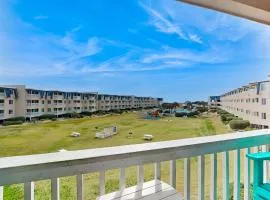 Second-Floor Condo with Balcony, WiFi & Shared Hot Tub/Pools/Tennis/Mini-Golf