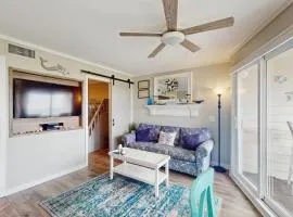 Wonderful Third-Floor Condo in Oceanfront Complex w/Shared Pools & Hot Tub, WiFi