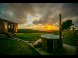 Laverock How Shepherds Hut with private hot tub