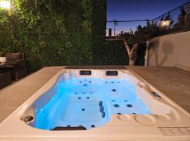 Sunset Avenue for couple w/ jacuzzi spa hot water, hotel a Paul do Mar