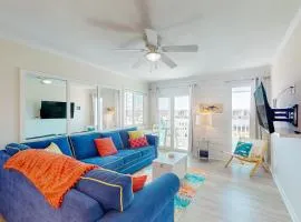 Condo with on-site beach access, pools, grill/picnic areas, & private balcony
