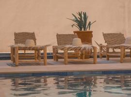 Sea and Sunset Boutique Villa Bed and Breakfast, Hotel in Ikouzza