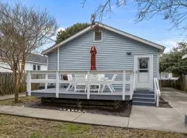 BFCT21 Broad Street Living - Private enclosed yard, fire-pit and located downtown