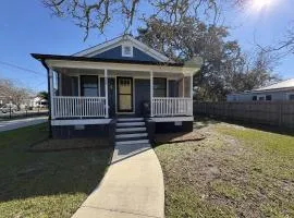 Coastal home with private separate guest house, gas grill and close to local beach