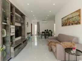 2 bedroom bright apartment