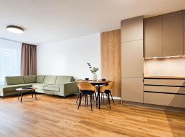 Klimatizovaný Apartmán v parku so záhradou a garážovým parkovaním, отель в Трнаве