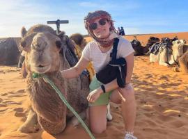 Africa Berber Camp، فندق في مرزوقة