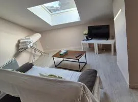 Appartement spacieux proche centre, 2ᵉ étage sans ascenseur, without lift
