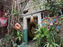 Banana Beach Stay - Ocean Views - Walk to Village