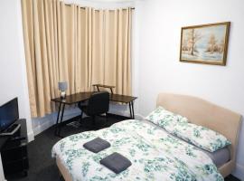Cozy & Stylish Private Room with Fast WiFi, khách sạn ở Wolverhampton
