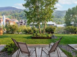 Telluride Ski In Ski Out Condo Hot Tub Pool & River Views, hotelli kohteessa Telluride