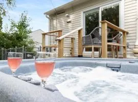 Peaceful Gem HotTub Fenced Yard & Near Downtown