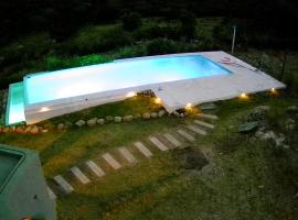 La Deseada, hotel u gradu 'Quines'