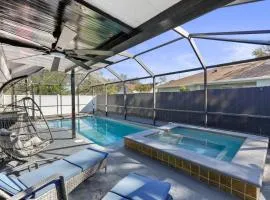 Luxury Style townhome with Pool - 1 Miles to Bucs Stadium