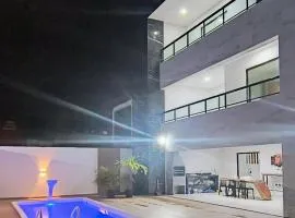 Casa Moderna 4 quartos 4 suites a 120 metros da praia