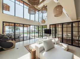 Ultra Luxury Beachfront 5 Bedrooms Pool Villa, Hotel in Hua Hin
