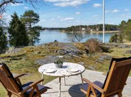 4 Bedroom Pet Friendly Home In Vikbolandet