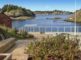 Stunning Home In Ytrøygrend With House Sea View
