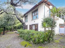 Stunning Home In Quercianella With Wifi