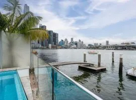 Pet Friendly Waterfront Escape in Balmain East!