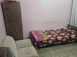 Highway homestay, hotel di Dewās