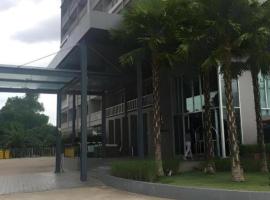 Chaisaeng Villa, hotel di Sing Buri