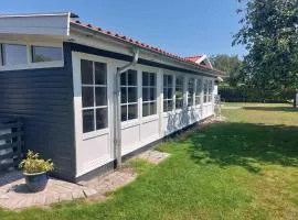 Lovely Vacation Home Near The Beach