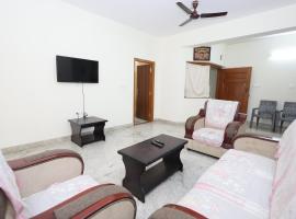 SV Homestay Tirupati - Apartment with Balcony, AC, WIFI, TV and Parking、ティルパティのホテル