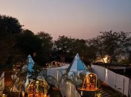 Blue Bella Resort - Private pool and Lake view