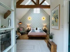 Luxury Designer Boutique Annexe - Walk to Award Winning Pub